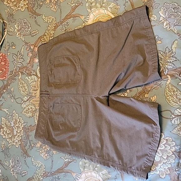 The North Face short, size 4 - Picture 2 of 8
